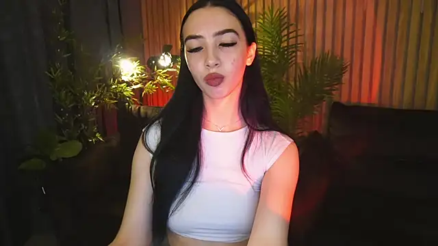 Snapshot of WildKittenX_ chatting on 11/17/25, 06:50 WildKittenX online show from 11/17/25, 06:50