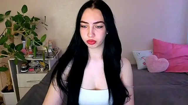 Snapshot of WildKittenX_ chatting on 06/14/26, 04:03 WildKittenX online show from 06/14/26, 04:03