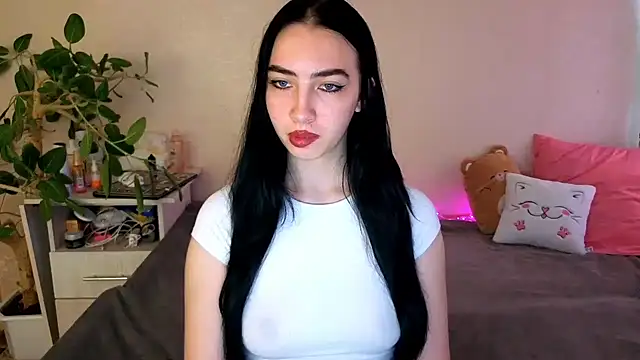 WildKittenX  online show from 06/04/26, 04:17