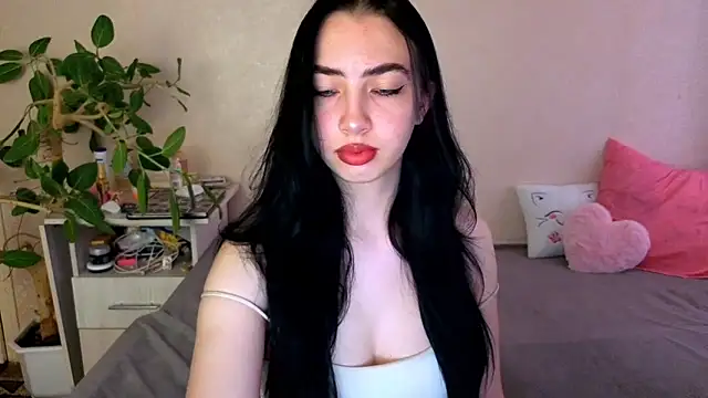 Snapshot of WildKittenX_ chatting on 06/15/26, 04:01 WildKittenX online show from 06/15/26, 04:01