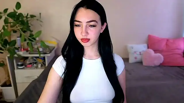 Snapshot of WildKittenX_ chatting on 06/28/26, 04:08 WildKittenX online show from 06/28/26, 04:08