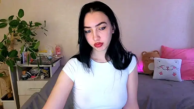 Snapshot of WildKittenX_ chatting on 06/05/26, 04:06 WildKittenX online show from 06/05/26, 04:06