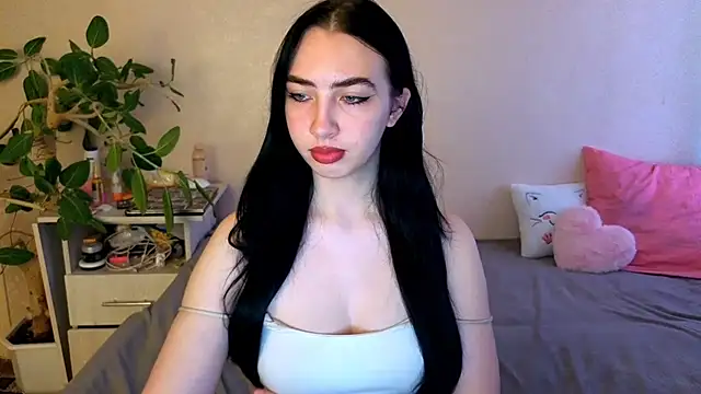 Snapshot of WildKittenX_ chatting on 06/19/26, 04:07 WildKittenX online show from 06/19/26, 04:07