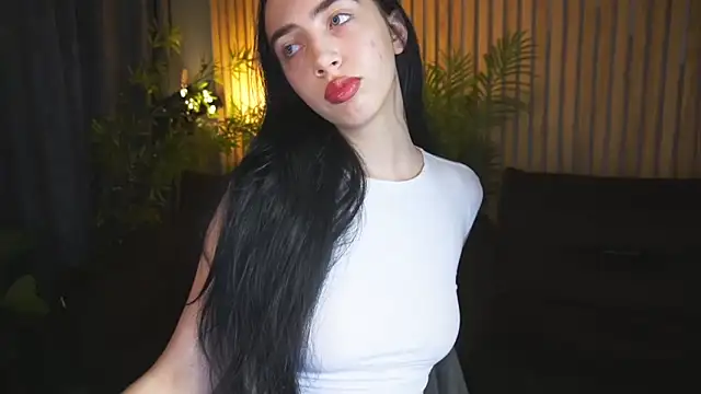 Snapshot of WildKittenX_ chatting on 10/24/25, 05:39 WildKittenX online show from 10/24/25, 05:39