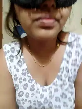 Snapshot of pallu_telgu_kannada chatting on 11/29/25, 01:44 pallu telgu kannada online show from 11/29/25, 01:44