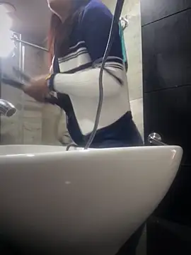 Mila LS online show from 10/25/25, 01:12