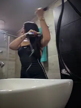 Mila LS online show from 11/28/25, 01:11