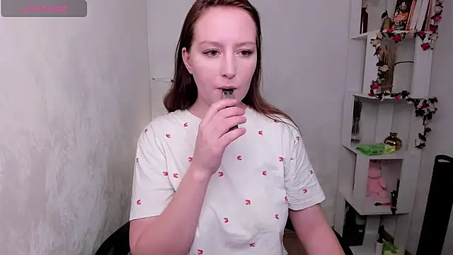 LinaFlawless online show from 10/14/25, 02:34