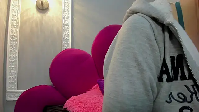 Snapshot of Bonniie_22 chatting on 12/05/25, 03:43 Bonniie 22 online show from 12/05/25, 03:43