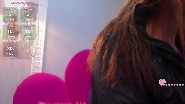 Snapshot of Bonniie_22 chatting on 12/01/25, 01:56 Bonniie 22 online show from 12/01/25, 01:56