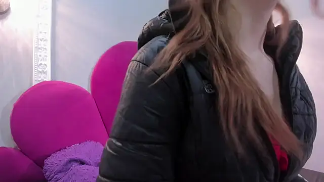 Snapshot of Bonniie_22 chatting on 12/19/25, 02:30 Bonniie 22 online show from 12/19/25, 02:30