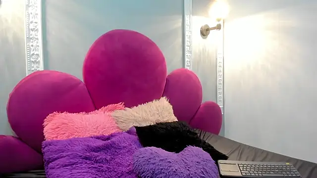 Snapshot of Bonniie_22 chatting on 02/13/26, 08:20 Bonniie 22 online show from 02/13/26, 08:20