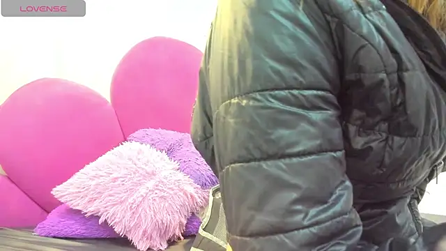 Bonniie 22 online show from 04/16/26, 06:52