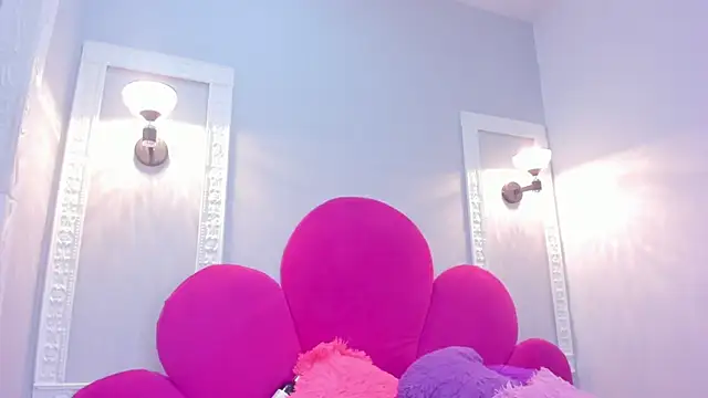 Snapshot of Bonniie_22 chatting on 10/25/25, 02:07 Bonniie 22 online show from 10/25/25, 02:07