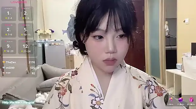 Snapshot of Yik-11 chatting on 02/28/25, 04:42 Yik-11 online show from 02/28/25, 04:42