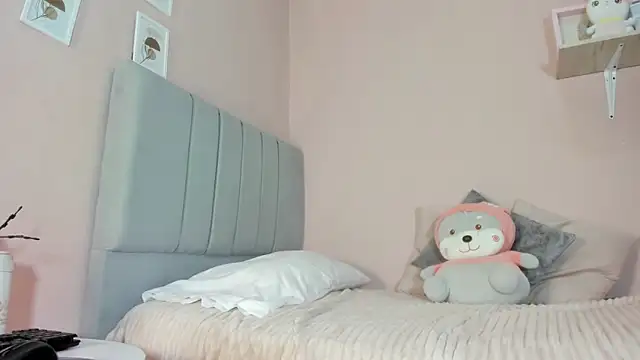 Snapshot of mary_cute9 chatting on 10/08/25, 12:17 mary cute9 online show from 10/08/25, 12:17