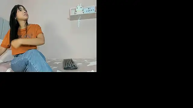 Snapshot of mary_cute9 chatting on 10/16/25, 12:24 mary cute9 online show from 10/16/25, 12:24