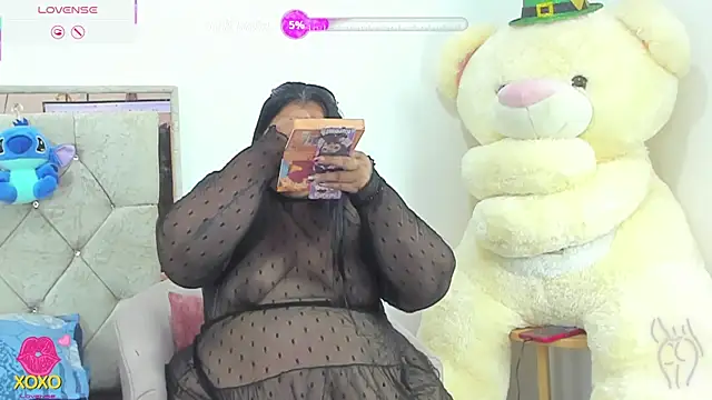 LunaaSweett online show from 04/30/26, 08:38