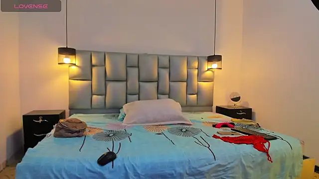 Snapshot of LunaaSweett chatting on 12/15/25, 07:41 LunaaSweett online show from 12/15/25, 07:41