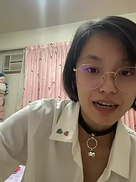 Snapshot of ladypaggy chatting on 04/29/26, 02:43 ladypaggy online show from 04/29/26, 02:43