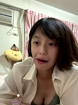 Snapshot of ladypaggy chatting on 09/27/25, 03:18 ladypaggy online show from 09/27/25, 03:18