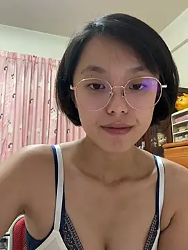 Snapshot of ladypaggy chatting on 04/19/26, 03:24 ladypaggy online show from 04/19/26, 03:24