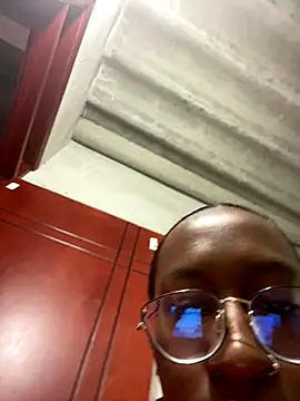 Qeen blackk online show from 10/19/25, 10:01