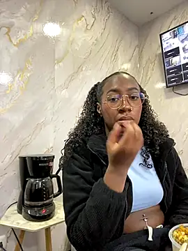 Qeen blackk online show from 10/18/25, 08:55