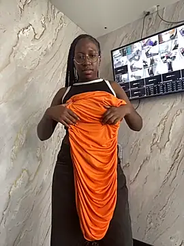 Qeen blackk online show from 10/04/25, 08:10