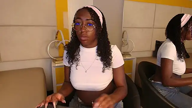 Qeen blackk online show from 11/29/25, 07:25