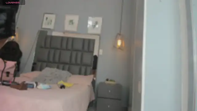 Sienna miller 27 online show from 10/25/25, 11:42