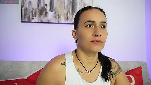 Snapshot of Sara_Charmy chatting on 11/18/25, 08:50 Sara Charmy online show from 11/18/25, 08:50