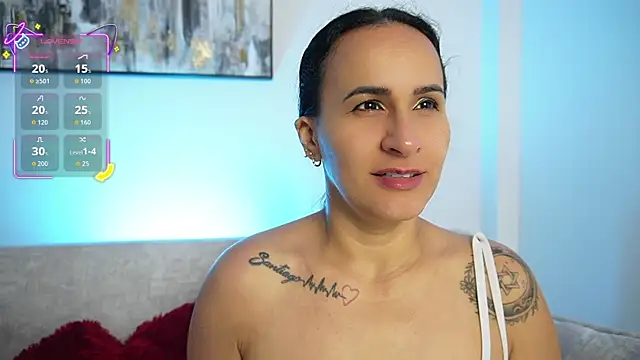 Snapshot of Sara_Charmy chatting on 10/18/25, 11:23 Sara Charmy online show from 10/18/25, 11:23