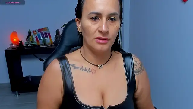 Sara Charmy online show from 07/11/26, 10:59