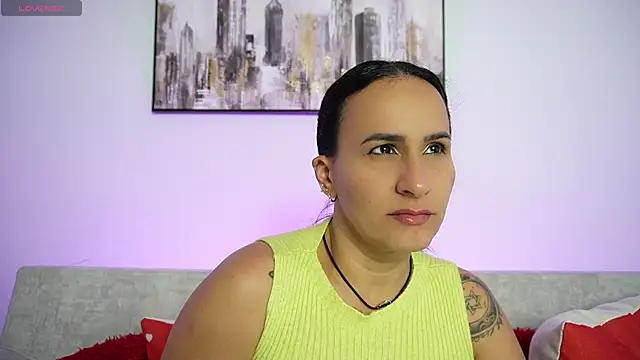 Snapshot of Sara_Charmy chatting on 12/01/25, 11:33 Sara Charmy online show from 12/01/25, 11:33