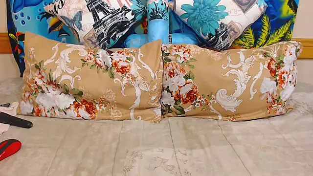 ChocolateClit online show from 10/27/25, 05:14