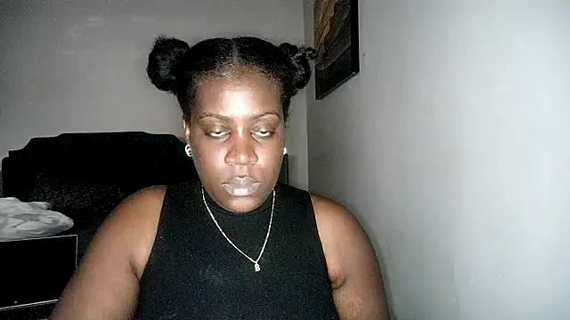 Snapshot of lovelyenigma365 chatting on 11/12/25, 06:23 lovelyenigma365 online show from 11/12/25, 06:23