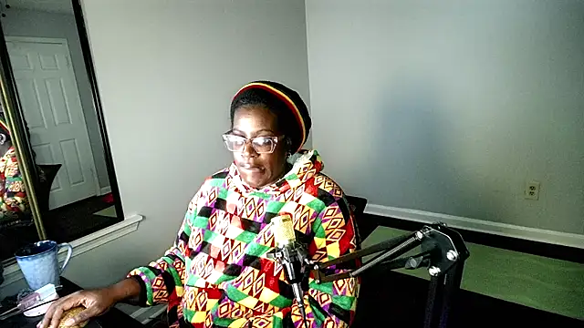 lovelyenigma365 online show from 02/06/26, 11:56