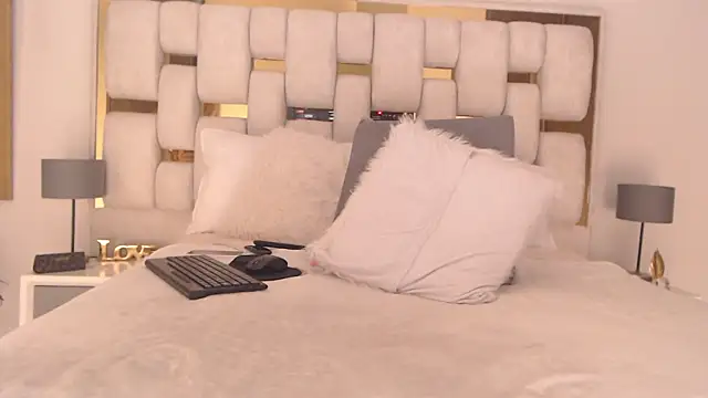 HotBellaMilf online show from 03/28/26, 01:50