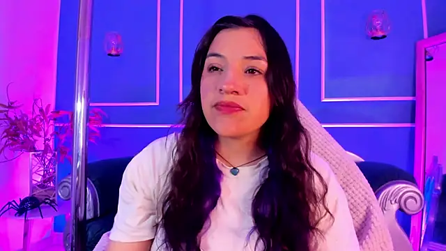 TaraTaylorr online show from 12/22/25, 02:11