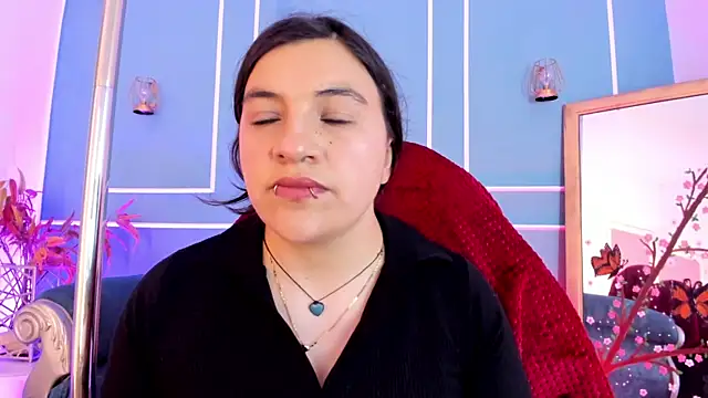 TaraTaylorr online show from 04/29/26, 03:11
