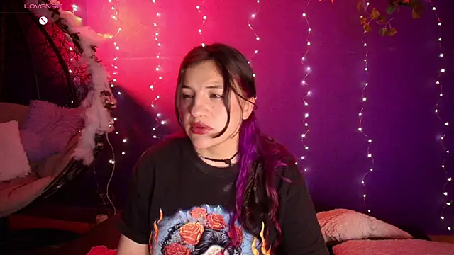 TaraTaylorr online show from 11/16/25, 07:13