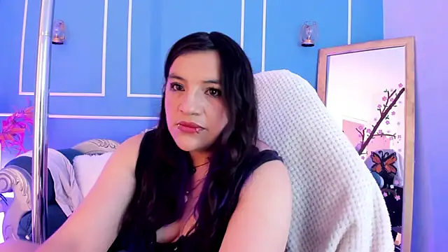 TaraTaylorr online show from 04/14/26, 03:11