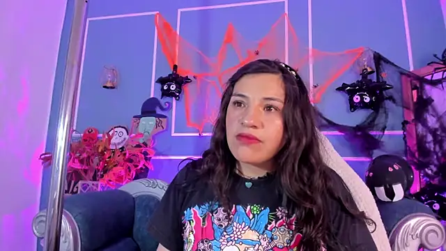 TaraTaylorr online show from 10/30/25, 02:43