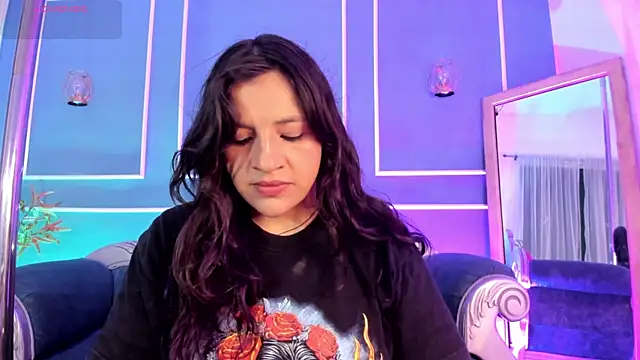 TaraTaylorr online show from 11/25/25, 07:03