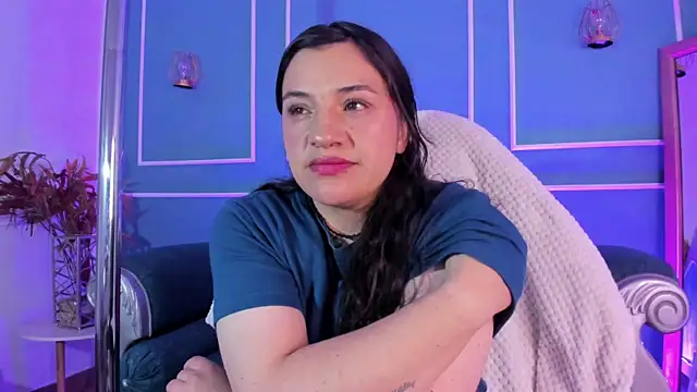 TaraTaylorr online show from 10/13/25, 03:19