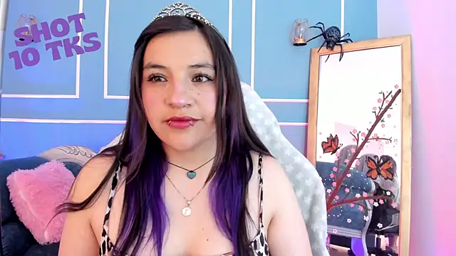 TaraTaylorr online show from 05/06/26, 03:32