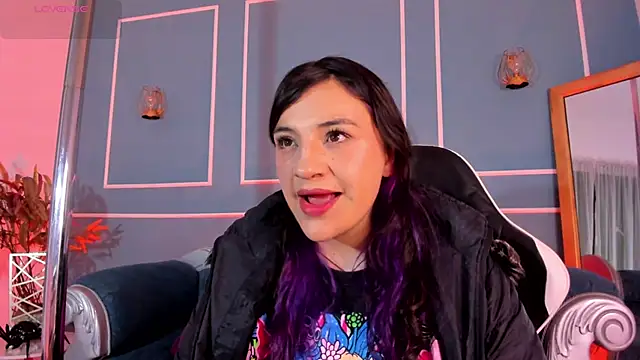 TaraTaylorr online show from 11/21/25, 02:32