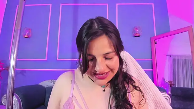 TaraTaylorr online show from 10/18/25, 02:13