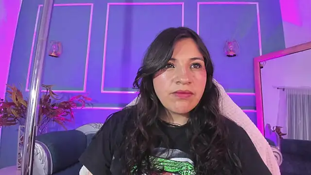 TaraTaylorr online show from 10/22/25, 02:33